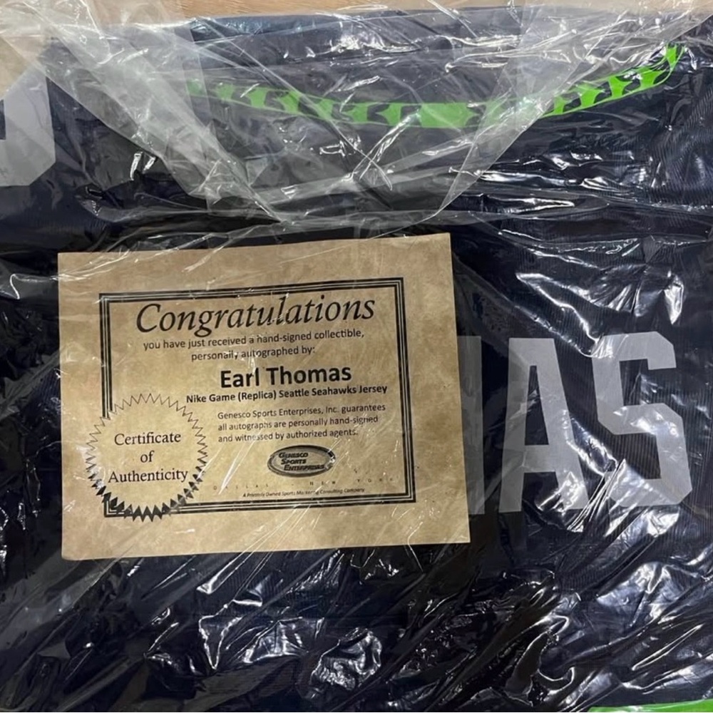 Nike Seattle Seahawks Jersey with Autograph- Earl Thomas